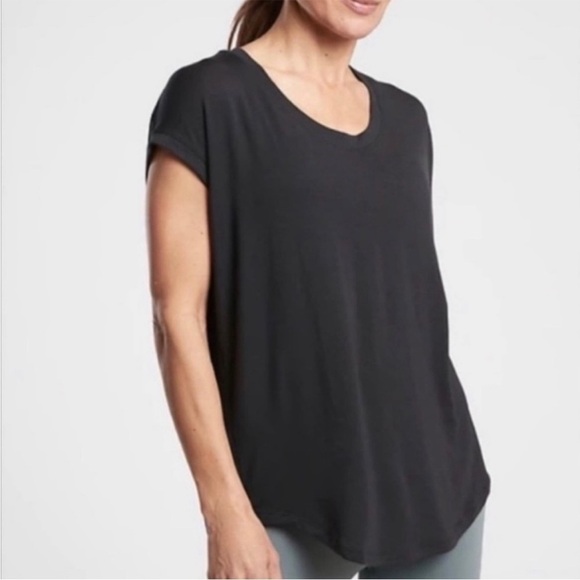 Athleta Tops - Athleta Cloudlight Stratus Short Sleeve Tee